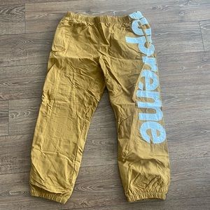 SUPREME mens pants